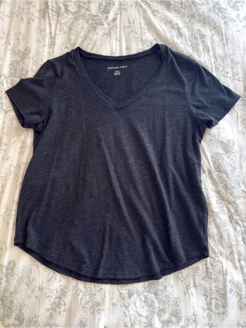 American Eagle V-Neck